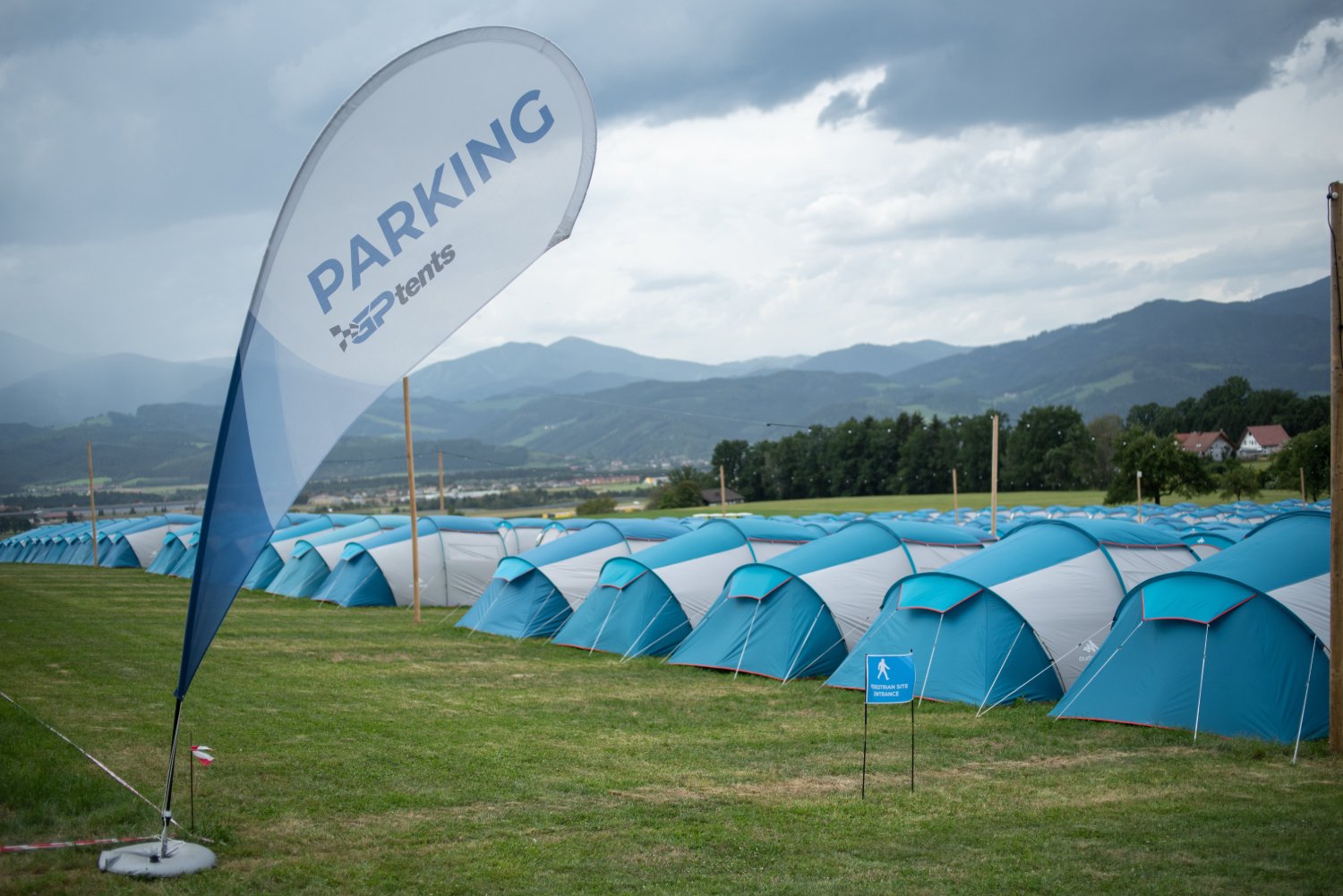 <p>As a Hotel Tents guest, you park your car at a <strong>parking lot near the forest</strong>. It is located at the top of a smaller hill within a <strong>walking distance</strong> to the tents. </p>
